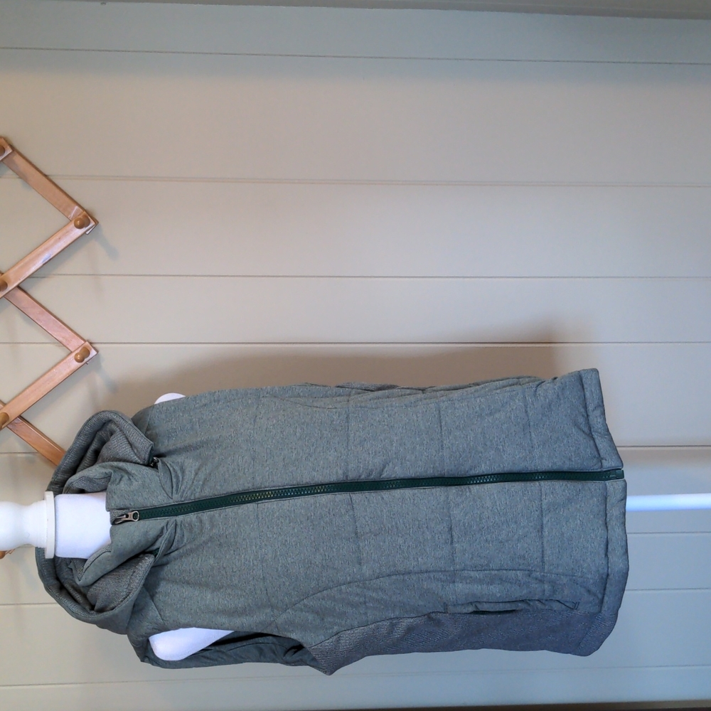 Athleta Puffer Vest